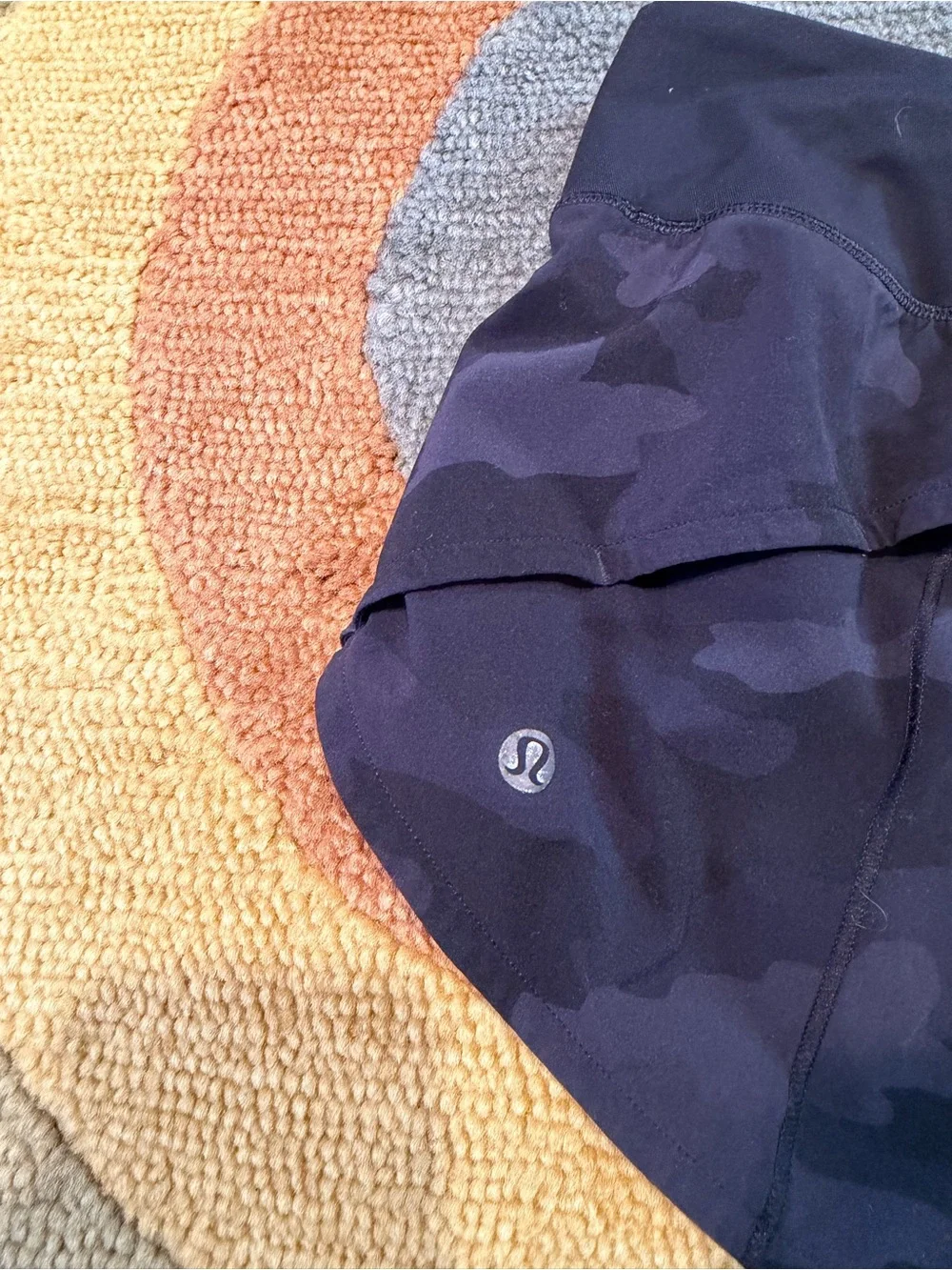 Lululemon Speed Up Shorts 2.5” Low Rise Camo Print Built in Underwear Size 8